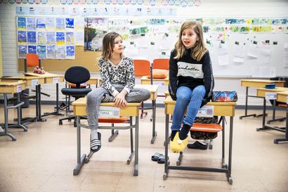 ”Koulu ei saa olla pelkopaikka” – Tokaluokkalaiset Mimmi ja Oona käynnistivät Syväsenvaaran koulussa Kiusaamisvapaa vyöhyke -kampanjan