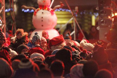 Rovaniemellä juhlitaan joulunavausta sunnuntaina Joulupukin pajakylässä – paikalle pääsee maksuttomalla kuljetuksella