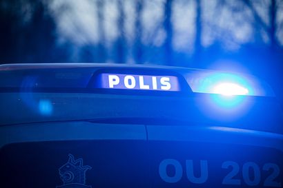 Autoilija törmäsi mopoilijaan Raahessa valtatie 8:n risteyksessä aamulla