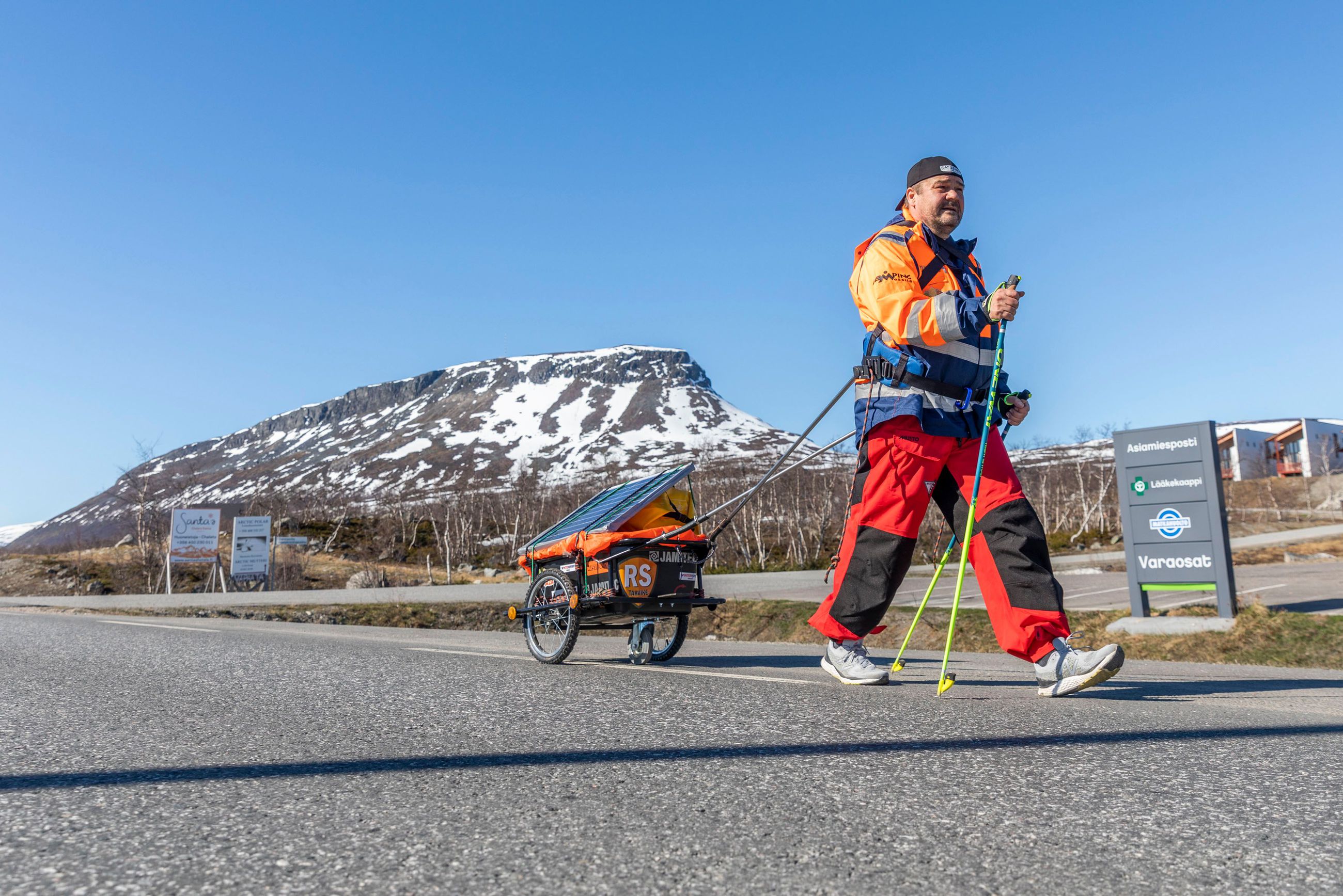 Mika Lemberg kävelee Kilpisjärveltä Keravalle ja nauttii joka askeleesta  –Vielä pari vuotta sitten 20 metrin kävely hengästytti ja mielen valtasi  kuolemanpelko | Lapin Kansa