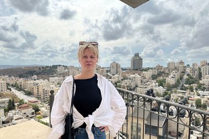 Lappilainen toimittaja Vilma Romsi lähti Länsirannalle Ramallahiin opiskelemaan arabiaa ja olikin yhtäkkiä keskellä sotaa