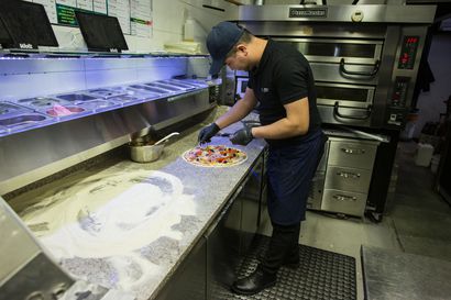 "Täällä tykätään syödä lihaa, sitä menee ihan järkyttävästi" – Rovaniemellä monet täyttävät pizzansa kinkulla ja ananaksella, mutta myös lihattomia pizzoja tilataan