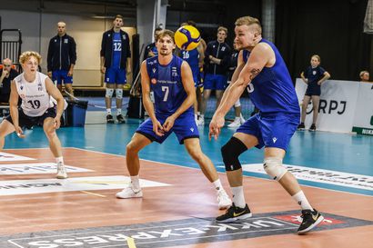 Suomi pysyi kaksi ja puoli erää Saksan kelkassa – Joel Banks: "Pelasimme erittäin hyvän ottelun"