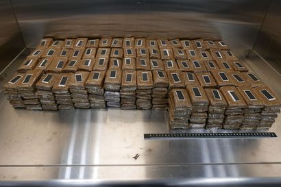 Oulun lähes sadan kilon huumetakavarikko käräjillä: Hasista matkalaukuissa, kokaiinia pesukoneessa, amfetamiinia jääkaapissa – osapuolet vyöryttivät syyt toistensa niskaan