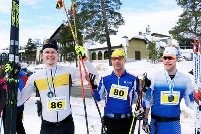 Anssi Koirikivi sujautti kauden päätteeksi Vaskoolin, ladulla myös Japanin hiihtomaajoukkueen voitelija