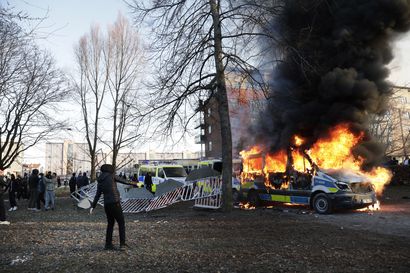 12 poliisia loukkaantui Örebron mellakoissa – Ruotsin poliisiylijohtaja tuomitsee viime päivien vakavat rikokset poliisia kohtaan