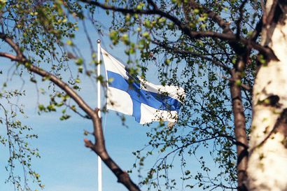 Suomen luonnon päivä on ensi kertaa vakiintunut liputuspäivä – lauantai on Lapissa muutenkin vilkas tapahtumapäivä