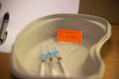 Hoivapalveluiden ikäihmiset rokotetaan ennen henkilöstöä, sillä rokotteiden saatavuus heikkeni – kotona asuvia päästään rokottamaan Oulussa luultavasti viikolla kahdeksan