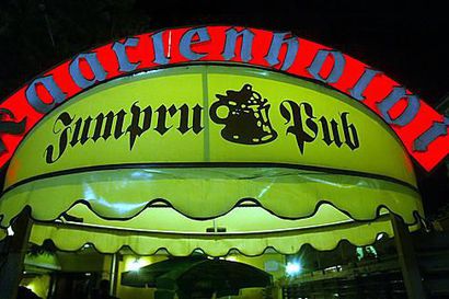 Kerro meille: Mitä muistoja sinulla on Ravintola Kaarlenholvista ja Jumpru Pubista?