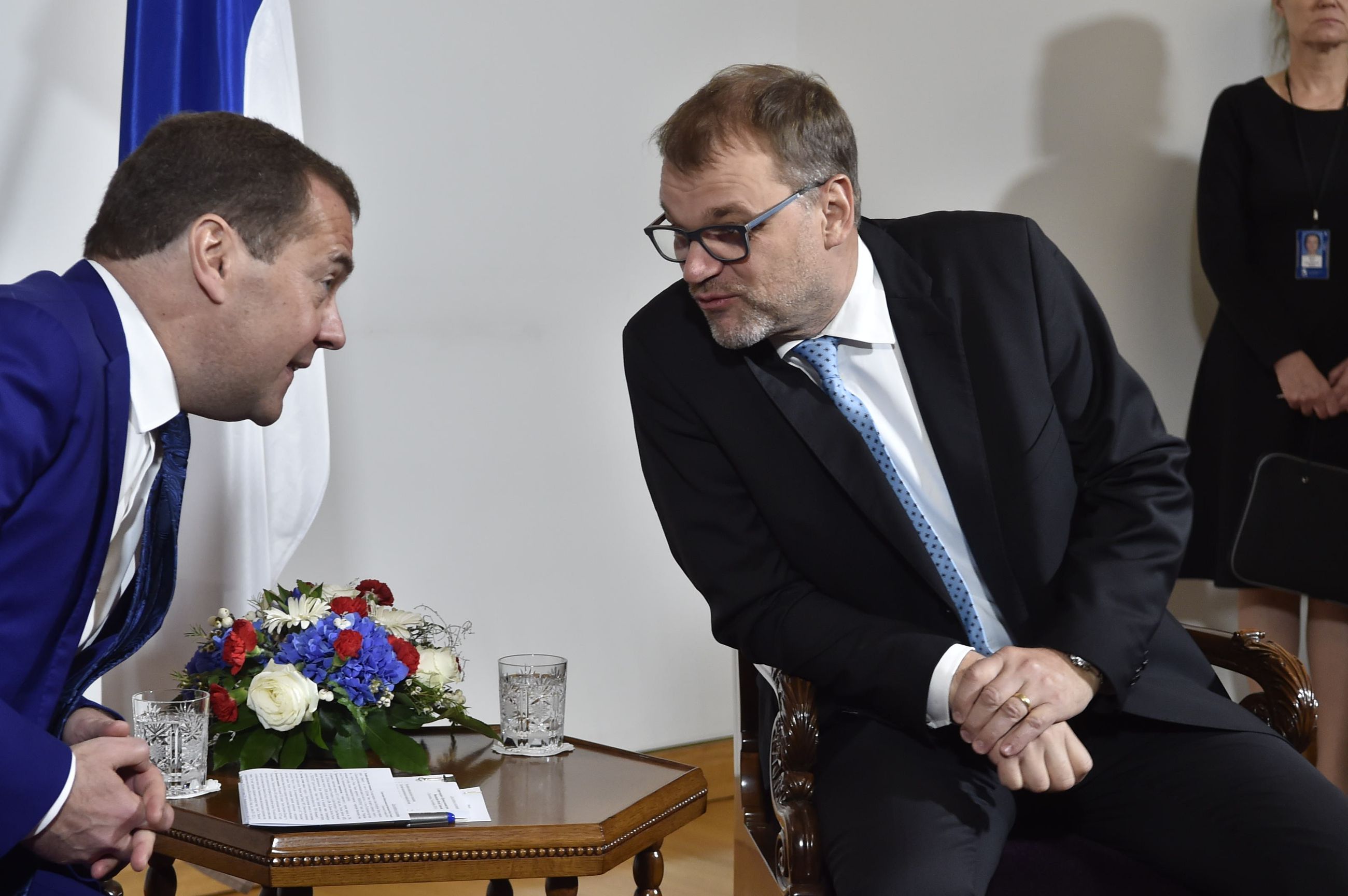 Dmitri Medvedev saapui Suomeen Juha Sipilän vieraaksi – nouseeko Airiston  Helmen laaja viranomaisoperaatio keskusteluun? | Kaleva