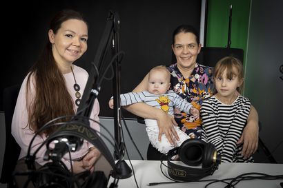 Miten onnistuu paluu perhevapaalta työelämään? Oululainen viiden lapsen äiti Tanja Huttu kertoo, mitä ymmärsi uravalmennuksessa – kuun­te­le Päin per­het­tä -pod­cas­tin uusi jakso täältä