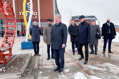 Rajasulun aiheuttamat haavat ovat parantumassa Tornio-Haaparannalla – Kemissä pre­si­dent­ti Nii­nis­tö lunasti Jopelle antamansa lupauksen