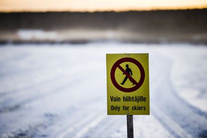Laturaivo herättää keskustelua Oulussa: Isä kertoo hiihtäjän tönäisseen ladulla kävelleen lapsen hankeen Mustallasuolla