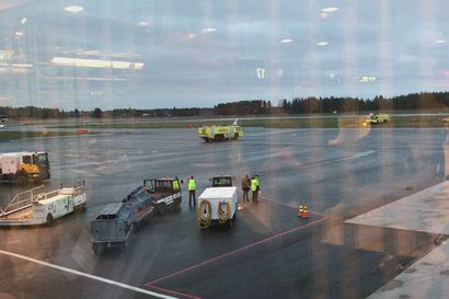 Oulun ja Tukholman väliset lennot vihittiin käyttöön maanantaina