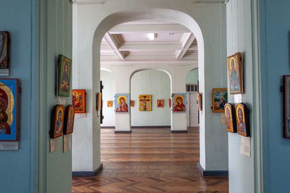 Kun Venäjän miehitysjoukot rynnivät kaupunkiin, Etelä-Ukrainan taiteen helmi – Hersonin taidemuseo ­– joutui tietoisen tuhon ja ryöväämisen kohteeksi