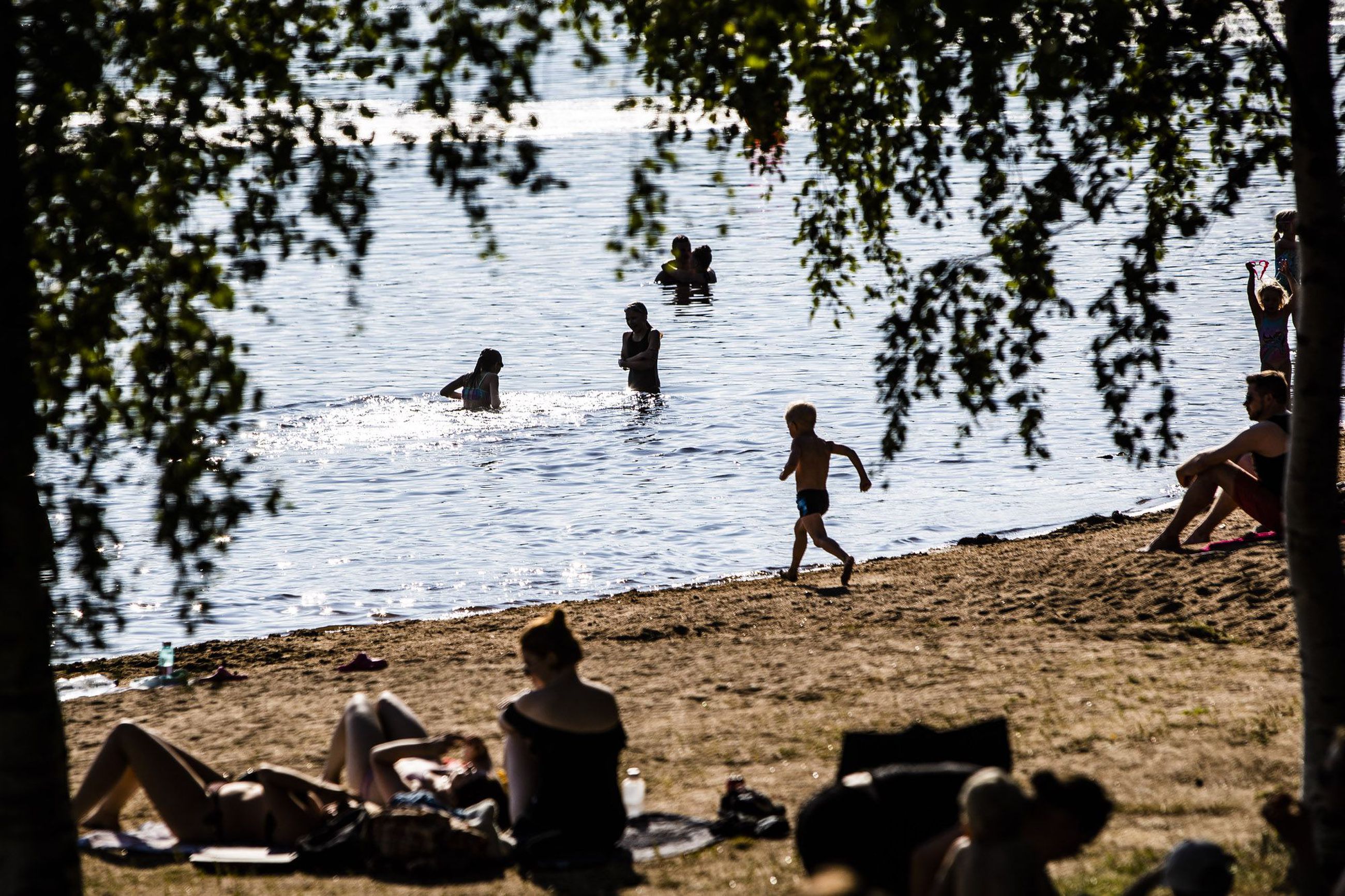 Juhannus on Rovaniemellä aurinkoinen, mutta ei helteinen – alkukesä on  ollut Lapissa tavallista lämpimämpi | Lapin Kansa