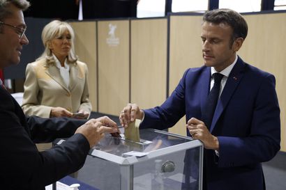 Ranskan parlamenttivaalien ensimmäisen kierroksen äärimmäisen tiukka tulos vahvistui: Macronin vaaliliitto liki tasan vasemmiston ja vihreiden liiton kanssa
