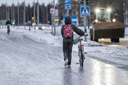 Vesisade teki kulkuväylistä petollisen liukkaita – Oulussa useita kolareita sunnuntaina