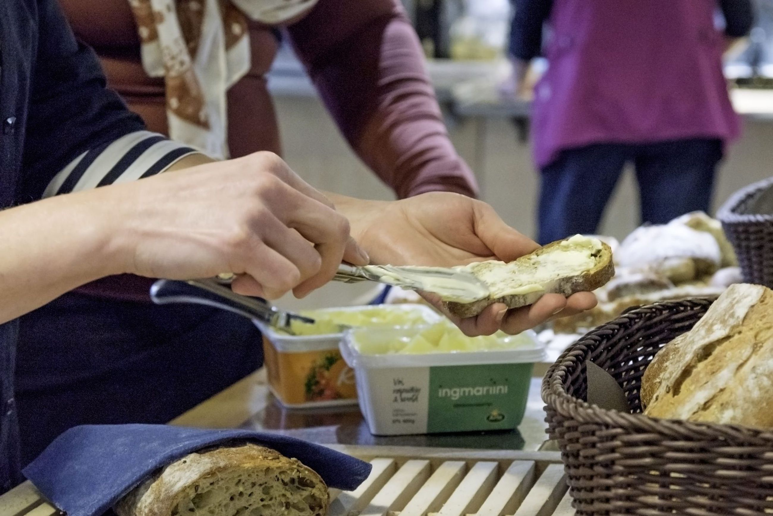 Korona näkyy yhä ruoka-avun tarpeessa - Raahessa apua jaetaan joka päivä |  Raahen Seutu