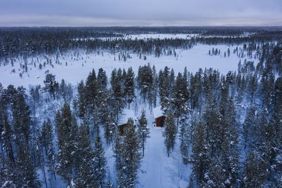 Vuoden jutut: Jängän reunassa Inarin koillisnurkalla seisoo pieni rakennus, jonne himoharrastajat tulevat viikoksi kuullakseen radioasemia ympäri maailmaa