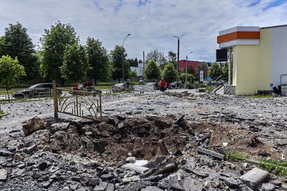 Venäjä pyrkii vimmaisesti saamaan haltuunsa alueita Itä-Ukrainassa – Luhanskissa uskotaan, että ensi viikosta tulee vaikea