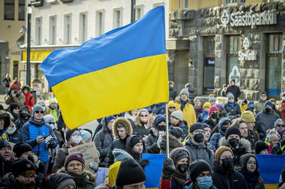 "Sota koputti rauhalliseen oveeni", sanoi Oulussa asuva ukrainalainen Anastasiya Kakhovska ja kertoi, mitä Ukrainassa hänen kuulemansa mukaan nyt tapahtuu