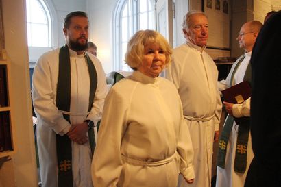 Nyt on aika mennä kirkkoon –Piispa Jukka Keskitalo haastoi oulaistelaiset osallistumaan seurakunnan tilaisuuksiin sekä yleisönä että vapaaehtoisina avustajina