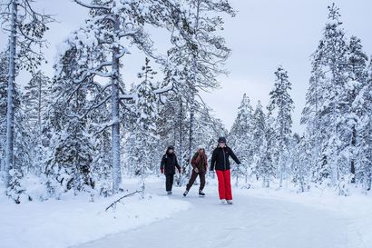 "Aivan kuin olisi talven ihmemaassa" – Rovaniemelle avattu talvipuisto tarjoaa kävijöillensä monenlaista tekemistä, jos sää vain sen sallii
