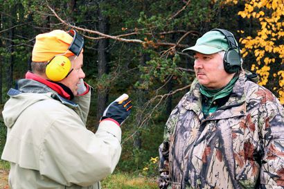Kokemattomille ampujille lisää oppia – metsästysammunnan ABC-koulutus kiinnostaa Ivalossa