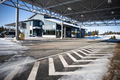 Puolustusvoimat rakentaa esteitä Kuusamon rajanylityspaikalla – Tällä hetkellä tilanne on rauhallinen, eikä turvapaikanhakijoita ole näkynyt