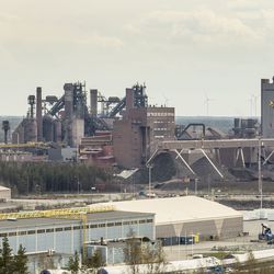 SSAB käynnistää muutosneuvottelut Raahessa – tehtaanjohtaja: "Emme halua missään nimessä pelotella irtisanomisilla" – pääluottamusmies ihmettelee johdon toimintaa