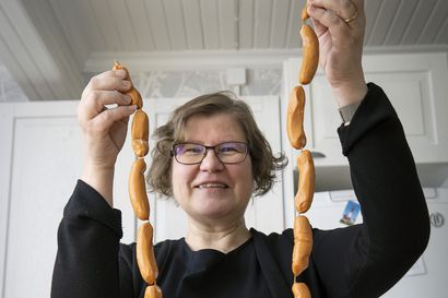 Maitoa viinapullossa ja eväsleivät voipaperissa – Oululainen tietokirjailija Ritva Kylli sukeltaa Suomen ruokahistoriaan jo toista kertaa