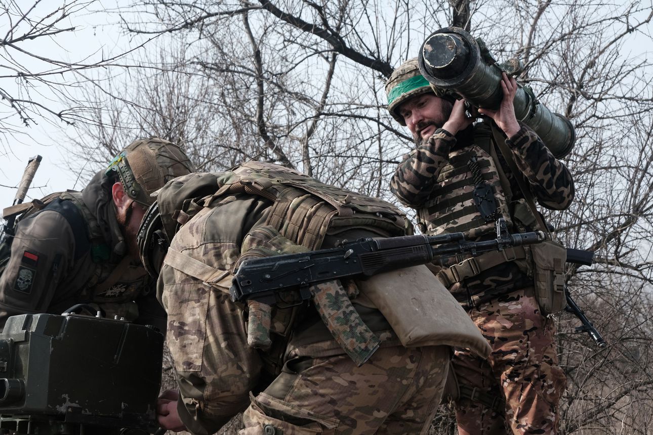 Ukrainan maavoimien komentaja lupailee vastahyökkäystä Bahmutissa, kun Venäjän joukot kärsivät tappioita – "He menettävät merkittävästi voimaa ja tulevat hyvin uupuneiksi"