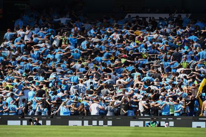 Manchester Cityn pelaajat saapuivat kunniakujassa kentälle – manchesteriläisjätti kaatoi mestaruustunnelmissa Chelsean