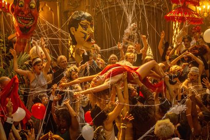 Elokuva-arvio: Hollywoodin unelmatehtaan riehakkaita juhlia seuraa pitkä krapula – kolmituntisessa eepoksessa on niin kunnianhimoa kuin tyylirikkoja