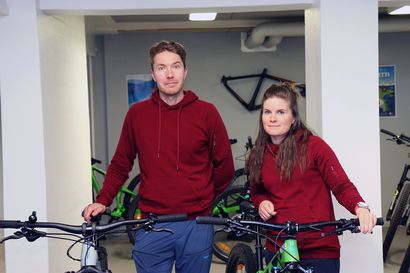 Tiina ja Reima Idströmillä riittää intohimoa kilpailemiseen sekä maastopyöräilyssä että hiihdossa – kestävyysurheilupariskunta vastaa järjestelyistä tulevan viikonlopun kovatasoisessa Saariselkä MTB Stages -etappikilpailussa
