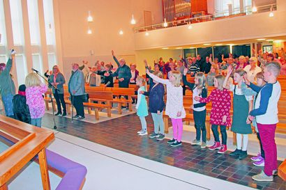 Vanhustenviikko vauhtiin yhdessä seurakuntatalolla – sähköiset palvelut esillä