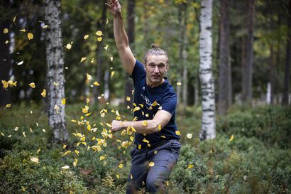 Suomi tanssii kohti itsenäisyyttä, valoon ja iloon – Oululaisen Petri Kauppisen uusi koreografia vie katsojat Pariisin maailmannäyttelyyn