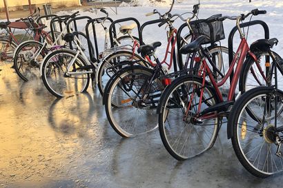 Kuukauden lukijakuva: Pyörätkin jäätyivät kiinni renkaistaan Oulun Karjasillalla – "Nyt pyörää ei ainakaan varasteta"