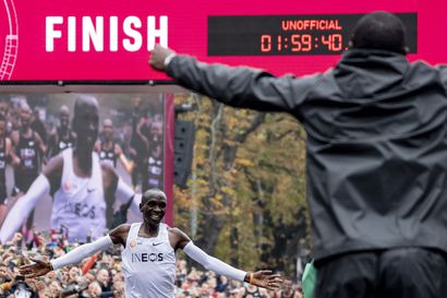 Kipchoge juoksi ensimmäisenä ihmisenä maratonin alle kahden tunnin - ei kelpaa maailmanennätykseksi