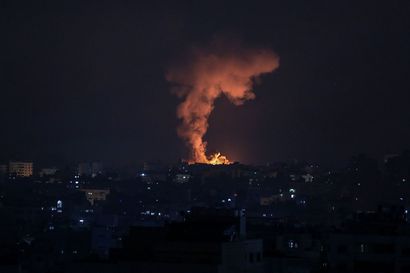 Israel antoi ymmärtää joukkojensa edenneen Gazaan ja perui sitten puheensa – käynnissä on kuitenkin laaja pommitus