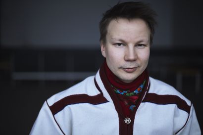Kirjailija ja muusikko Niillas Holmbergille Lapin rahaston taiteen palkinto