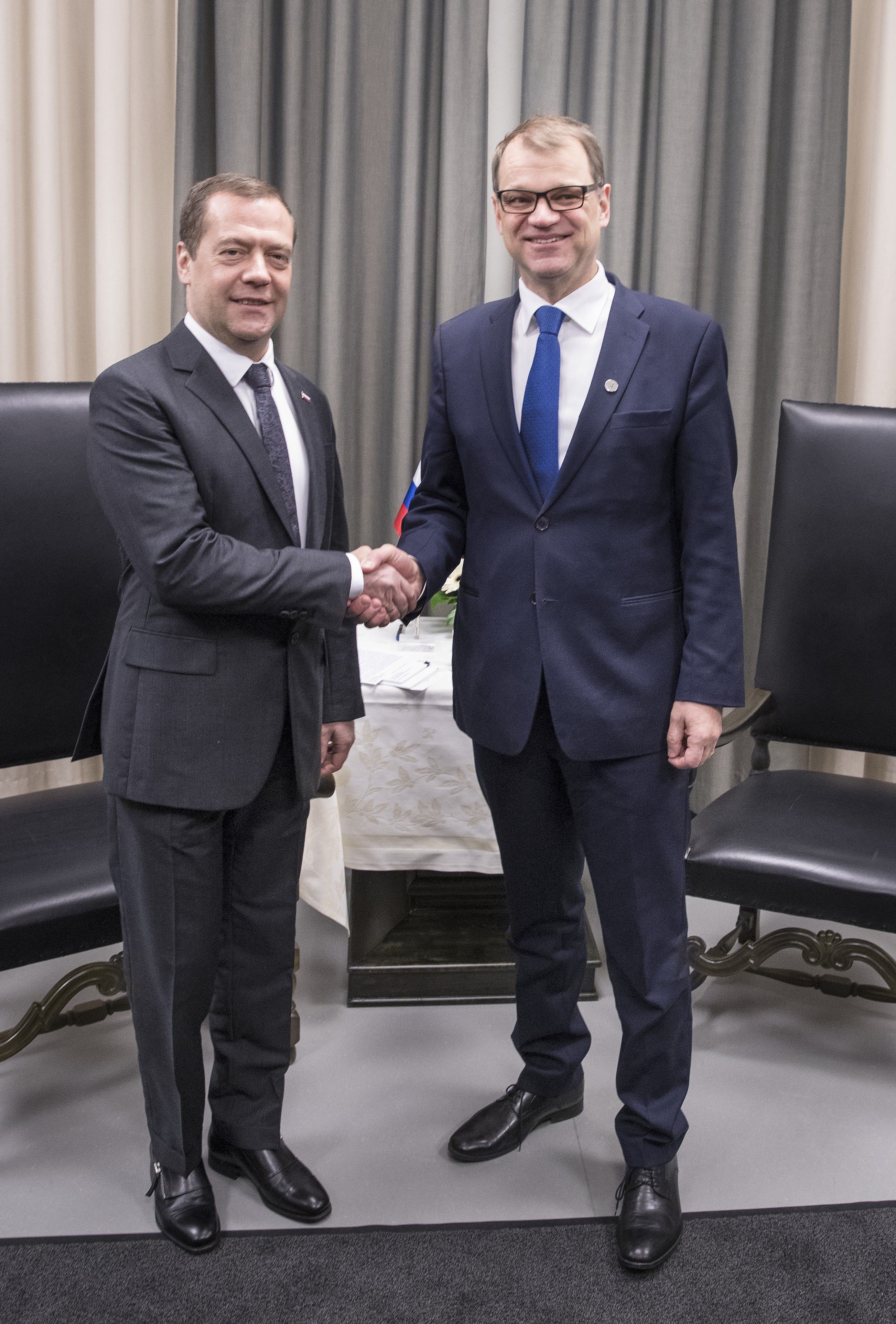 Suomen ja Venäjän pääministerien kohtaaminen Oulussa - katso kuvat | Kaleva