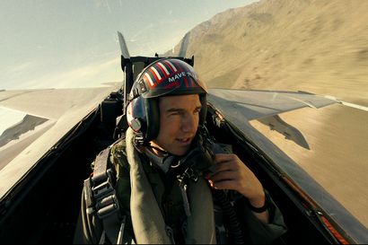 Arvio: Huikeat lentokohtaukset ja 1980-luvun nostalgia koukuttavat jälleen Tom Cruisen tähdittämän Top Gunin vuosikymmeniä odotetussa jatko-osassa