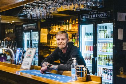 Kuppilassa: Aarni Lipponen ajatteli ravintola-alan töiden olevan väliaikainen etappi, mutta toisin kävi – Rovaniemen Oluthuoneen baarimestarille yhteisöllisyys on tärkeä osa pubikulttuuria