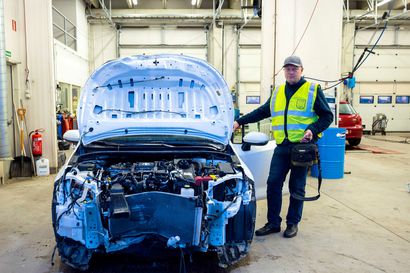 Oululainen Tapio Kyngäs on tutkinut 350 kuolonkolariin joutunutta autoa – Sähköautoihin liittyy kaksi isoa riskiä, joita edes ammattilaiset eivät aina tunnista