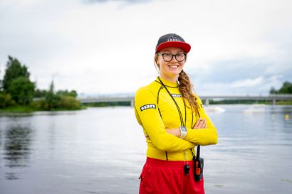 Oululainen rantapelastaja Henna Hökkä pääsee jakamaan vesi-innostustaan rakastamassaan työssä – "Vesi on mahdollistaja monelle hauskalle asialle"