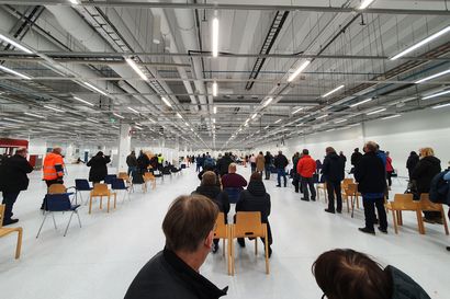Koronatestien otto Oulun keskustassa ja OYSin pihalla päättyy – Limingantullin rokotuspiste suljetaan helmikuussa