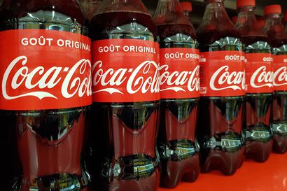 UPM alkaa valmistaa Coca-Colalle kasvipohjaisia juomapulloja, raaka-aineena metsäteollisuuden sivuvirroista saatava pyökki