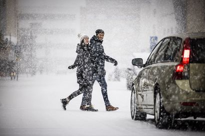 Oulun seudulle pyrytti topakasti lunta, Hailuodossa sitä kertyi 11 senttiä – tällainen on joulun sää